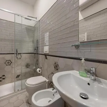 Tribunale 4 Luxury Rooms - Bedinbolognacentro Palace H Guest house *